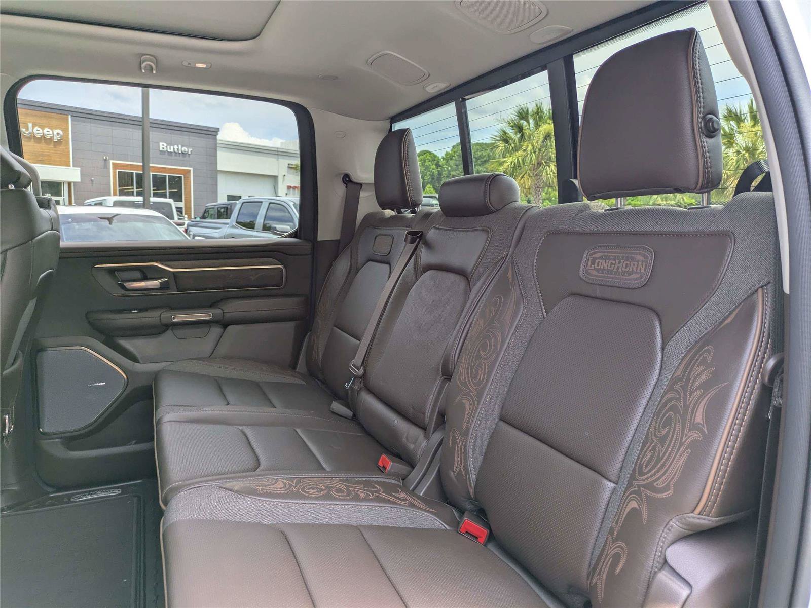 Used 2025 RAM 1500 Limited w/ Off Road Group AWD/4WD image 16