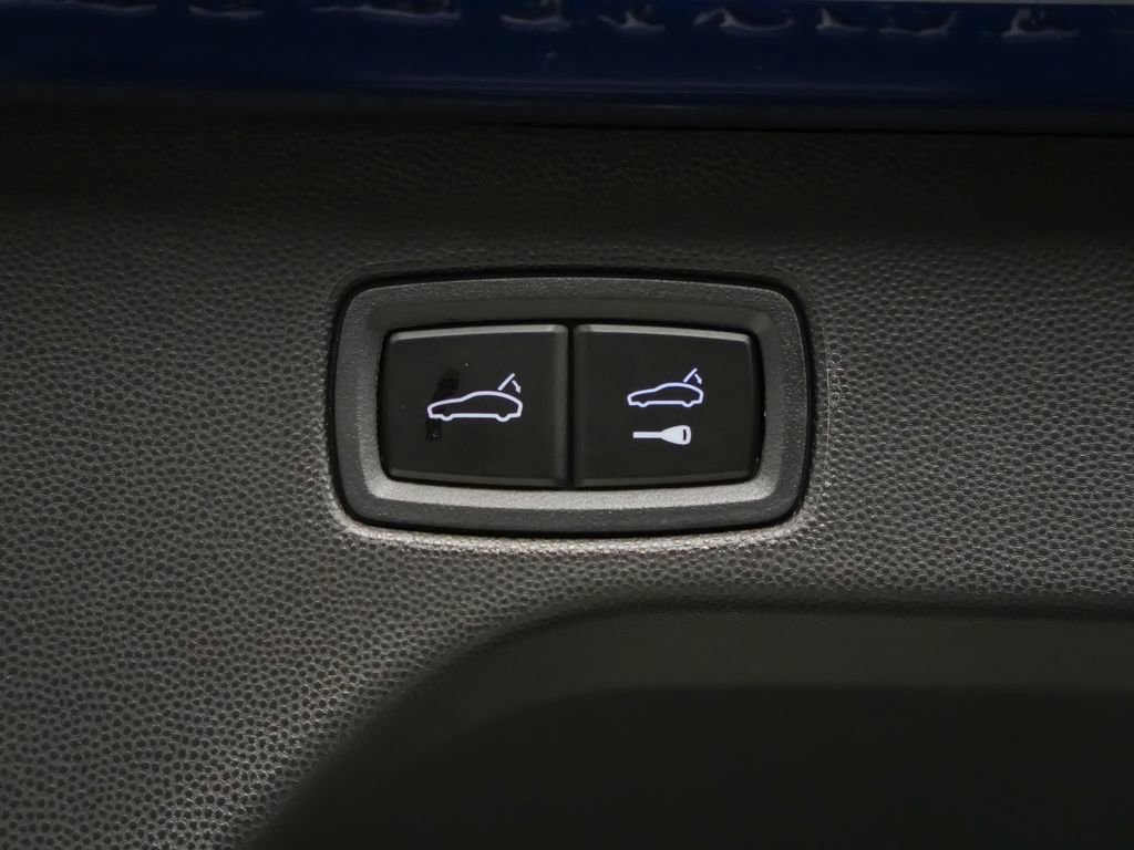 New 2026 Porsche Macan 4 Electric image 14