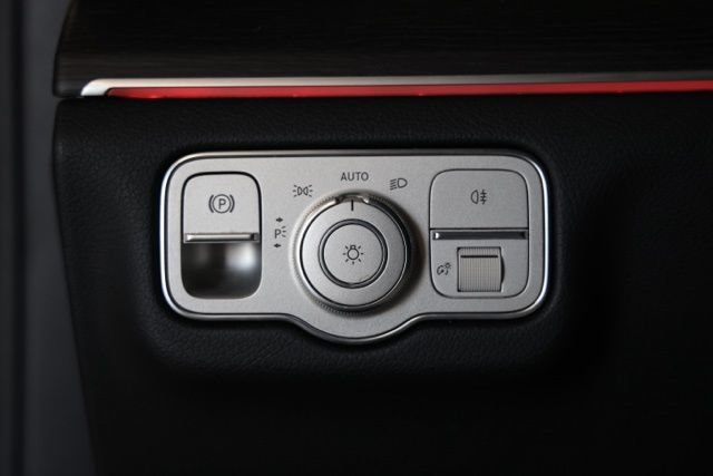 Used 2022 Mercedes-Benz GLS 450 4MATIC image 25