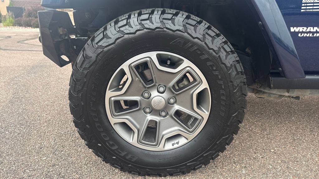 Used 2013 Jeep Wrangler Unlimited Rubicon w/ Dual Top Group AWD/4WD image 16