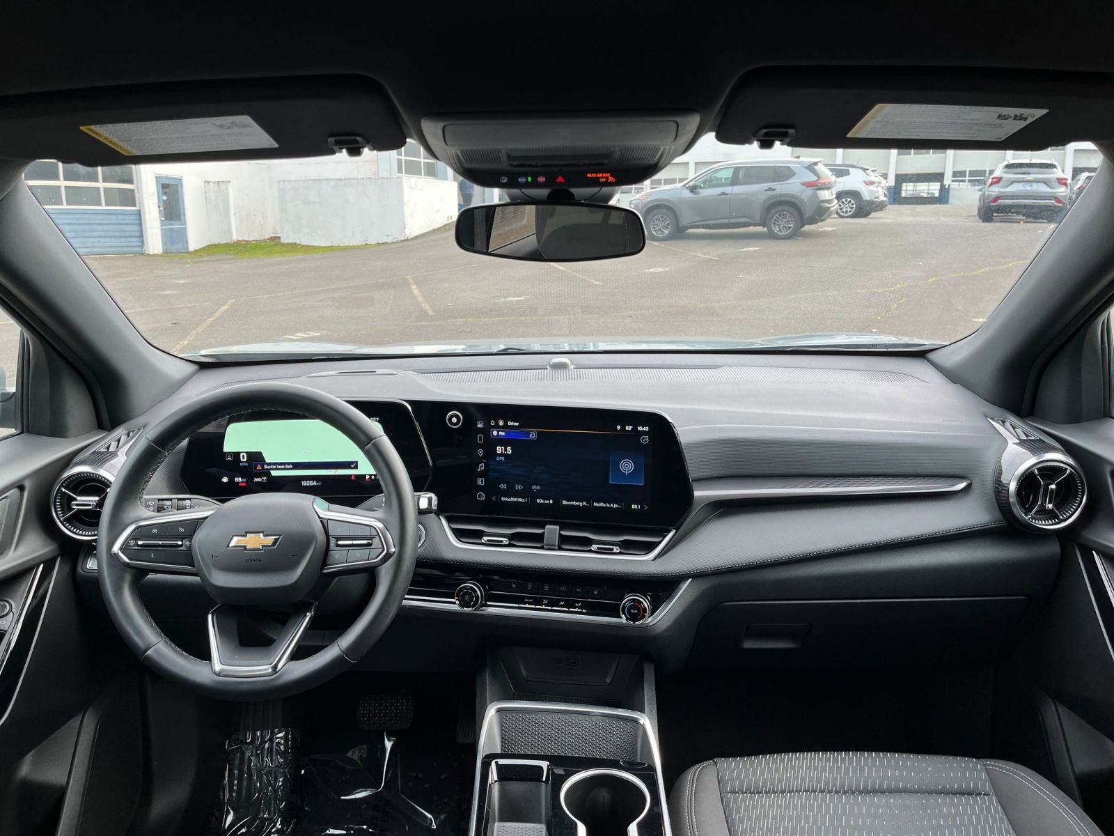 Used 2025 Chevrolet Equinox LT image 32