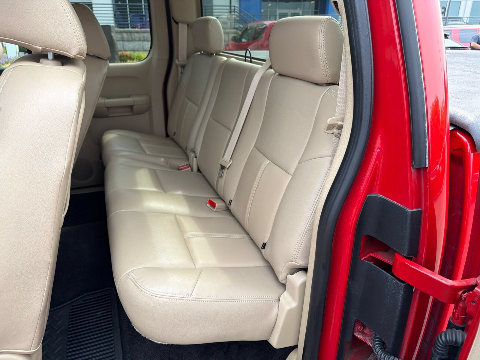 Used 2011 Chevrolet Silverado 1500 LT w/ Texas Edition RWD image 7