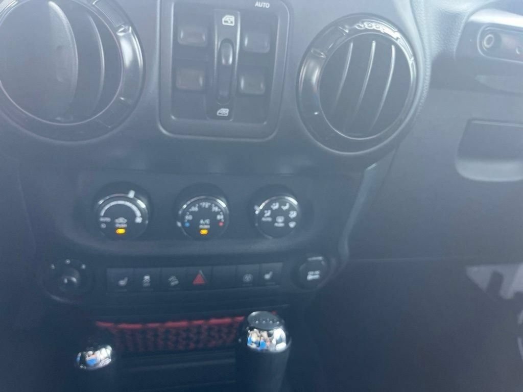 Used 2018 Jeep Wrangler Unlimited Rubicon AWD/4WD image 18
