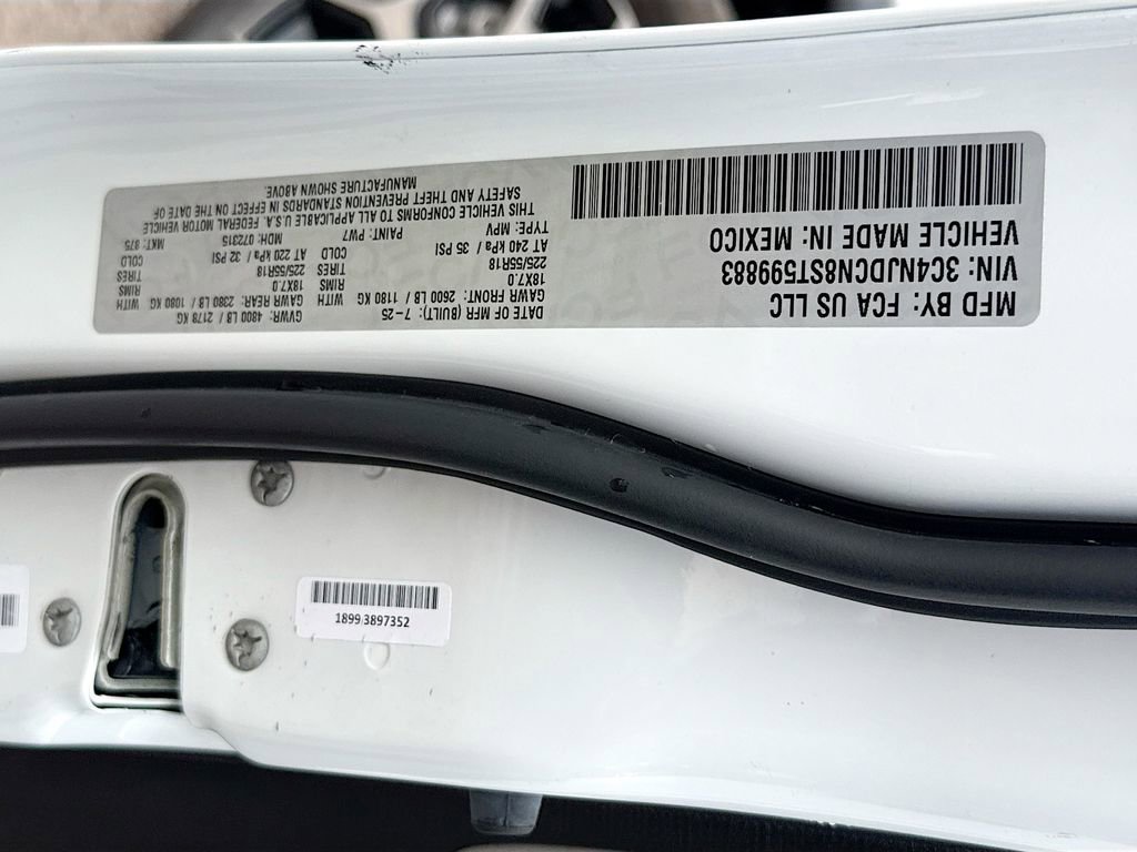 Used 2025 Jeep Compass Limited image 35