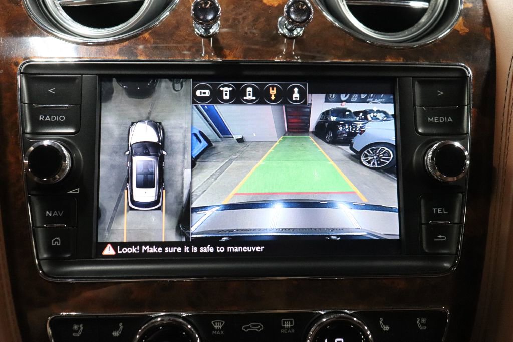 Used 2017 Bentley Bentayga image 16