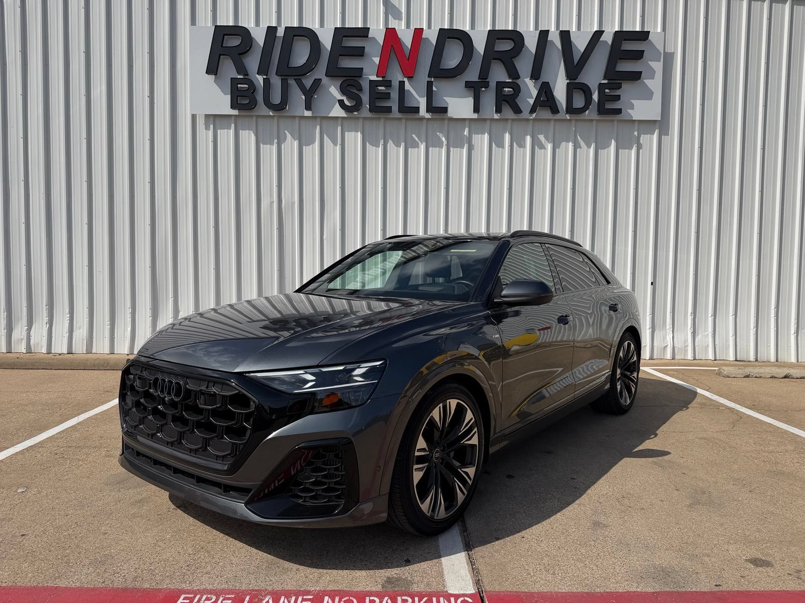 Used 2025 Audi Q8 Prestige w/ Prestige Package AWD/4WD image 1