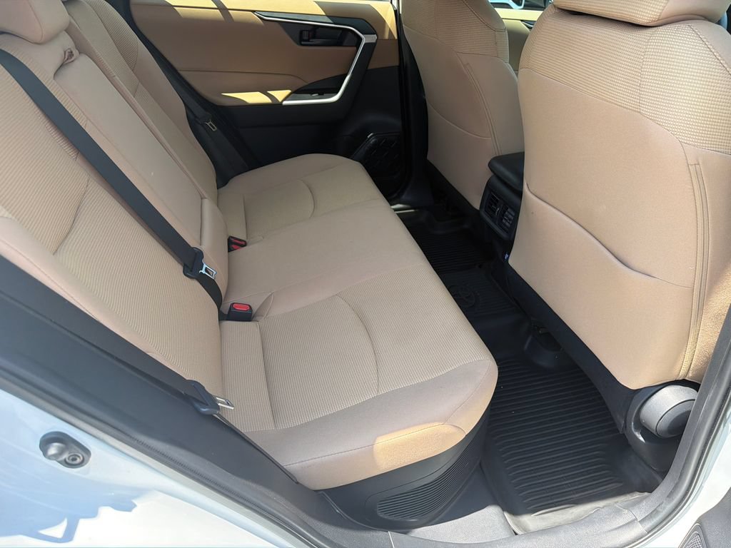 Used 2024 Toyota RAV4 LE AWD/4WD image 17