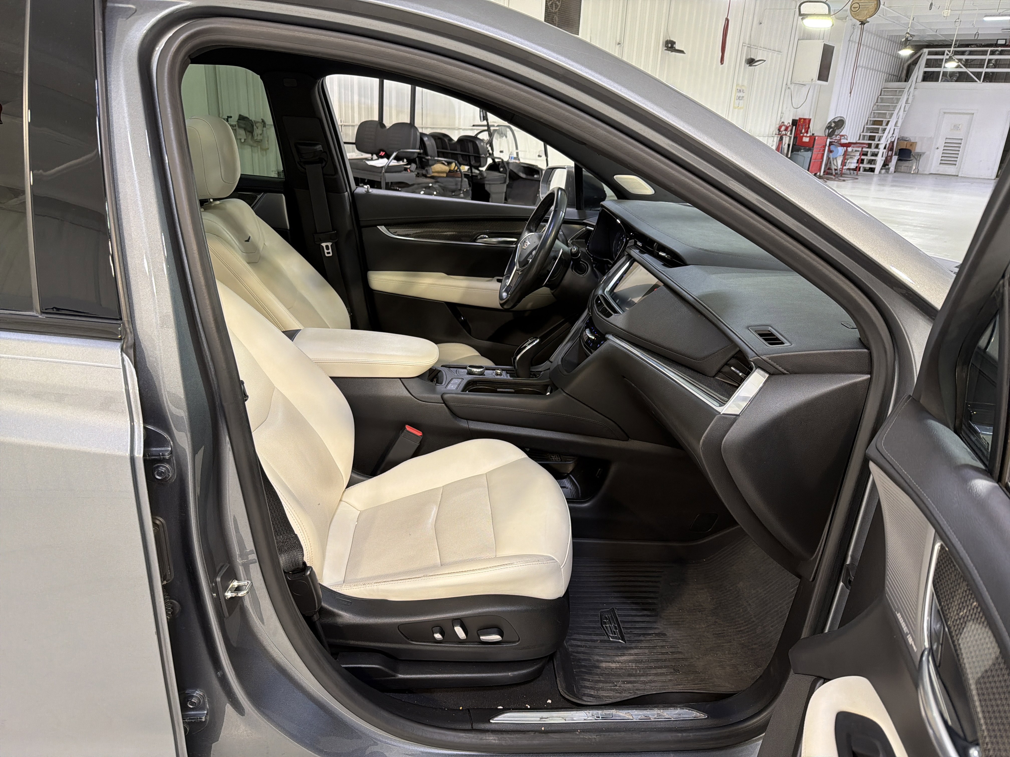 Used 2020 Cadillac XT5 Sportv AWD/4WD image 14
