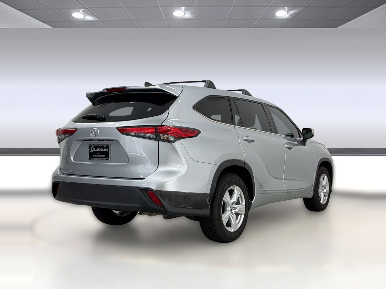 Used 2022 Toyota Highlander L FWD image 9