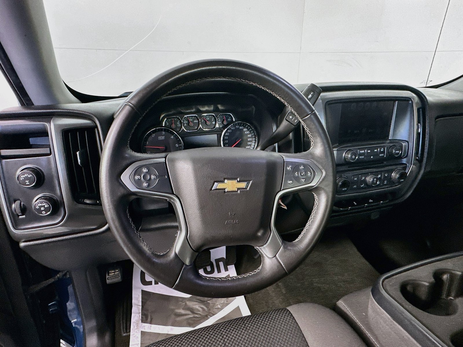 Used 2018 Chevrolet Silverado 1500 LT w/ LT Eassist Package AWD/4WD image 11