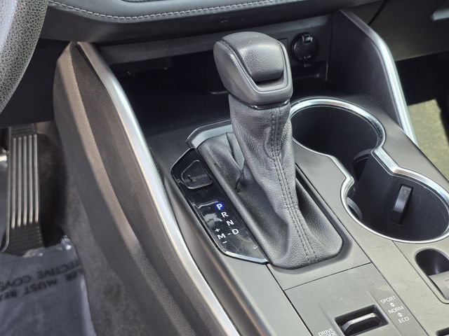 Used 2022 Toyota Highlander L FWD image 24