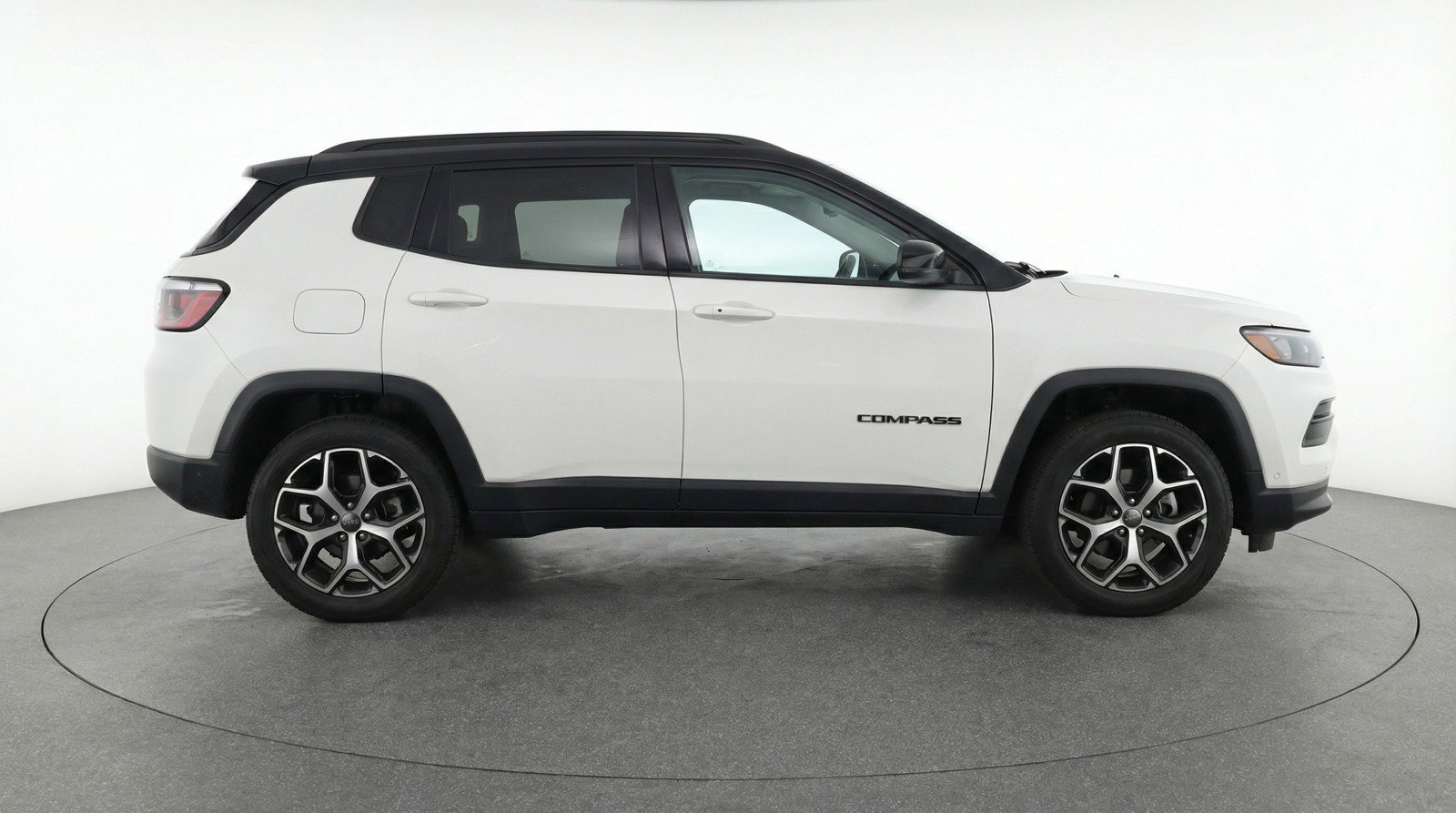 Used 2025 Jeep Compass Limited image 11