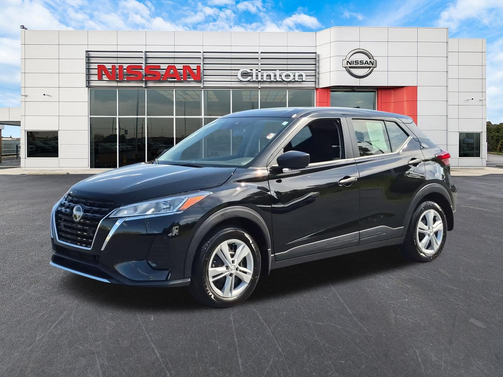 Used 2025 Nissan Kicks Play S FWD image 7