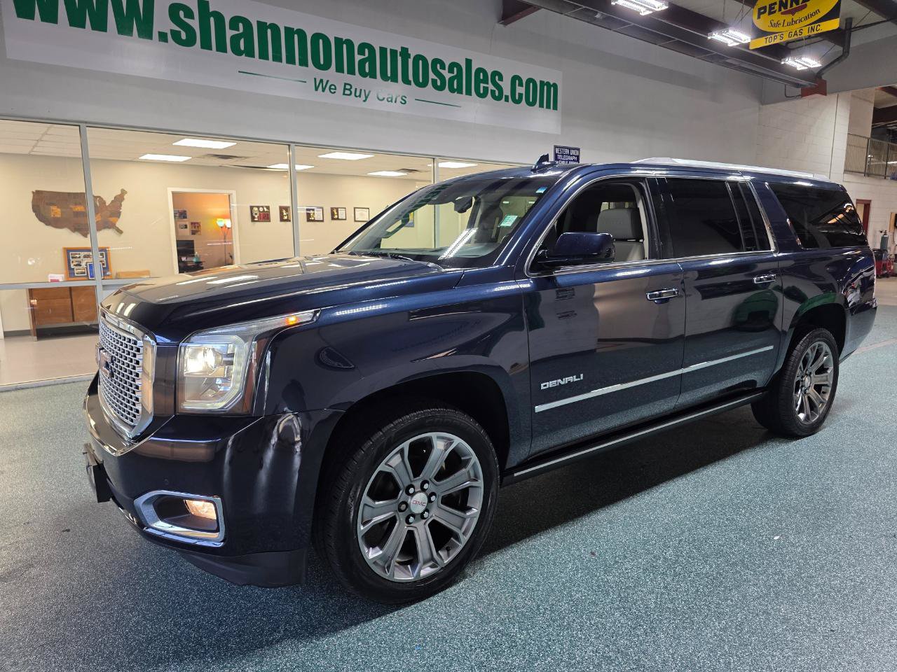 Used 2017 GMC Yukon XL Denali w/ Open Road Package AWD/4WD image 2