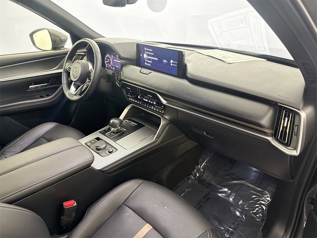 Used 2025 MAZDA CX-90 3.3 Turbo w/ Premium Plus Pkg image 28
