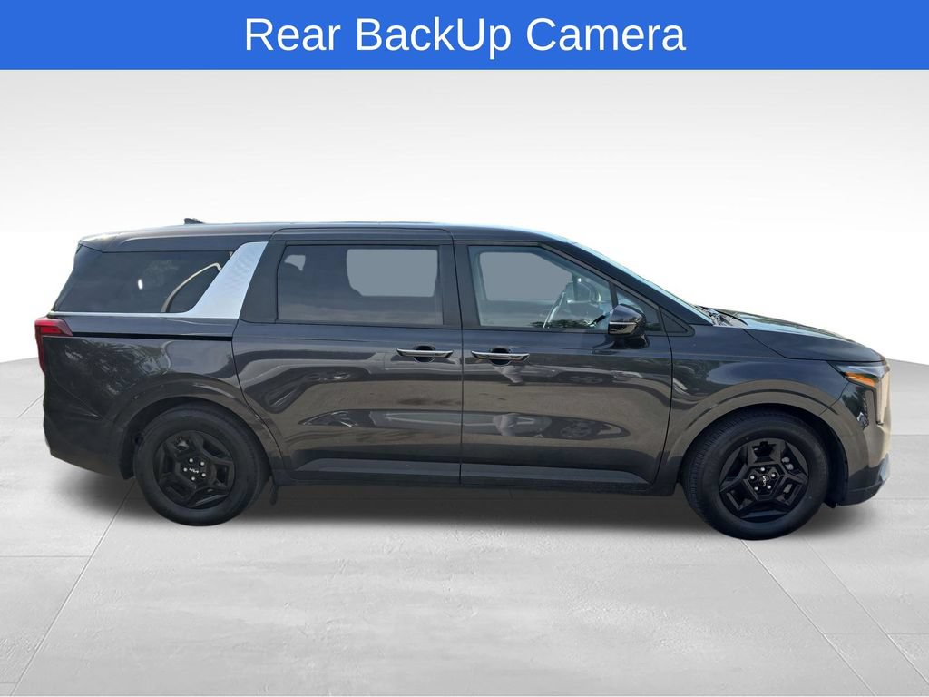 Used 2025 Kia Carnival FWD image 6