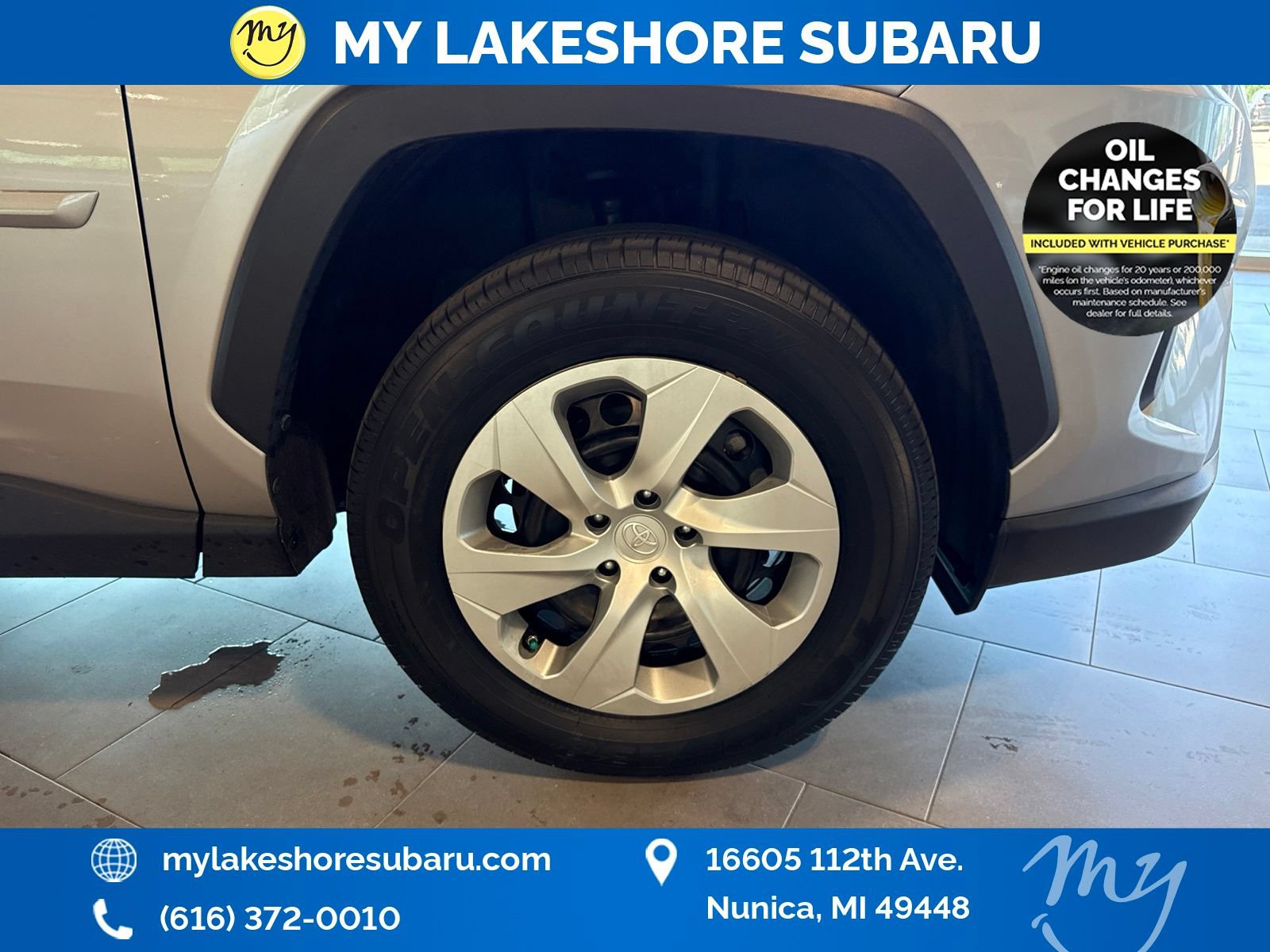 Used 2020 Toyota RAV4 LE w/ All Weather Liner Package AWD/4WD image 28