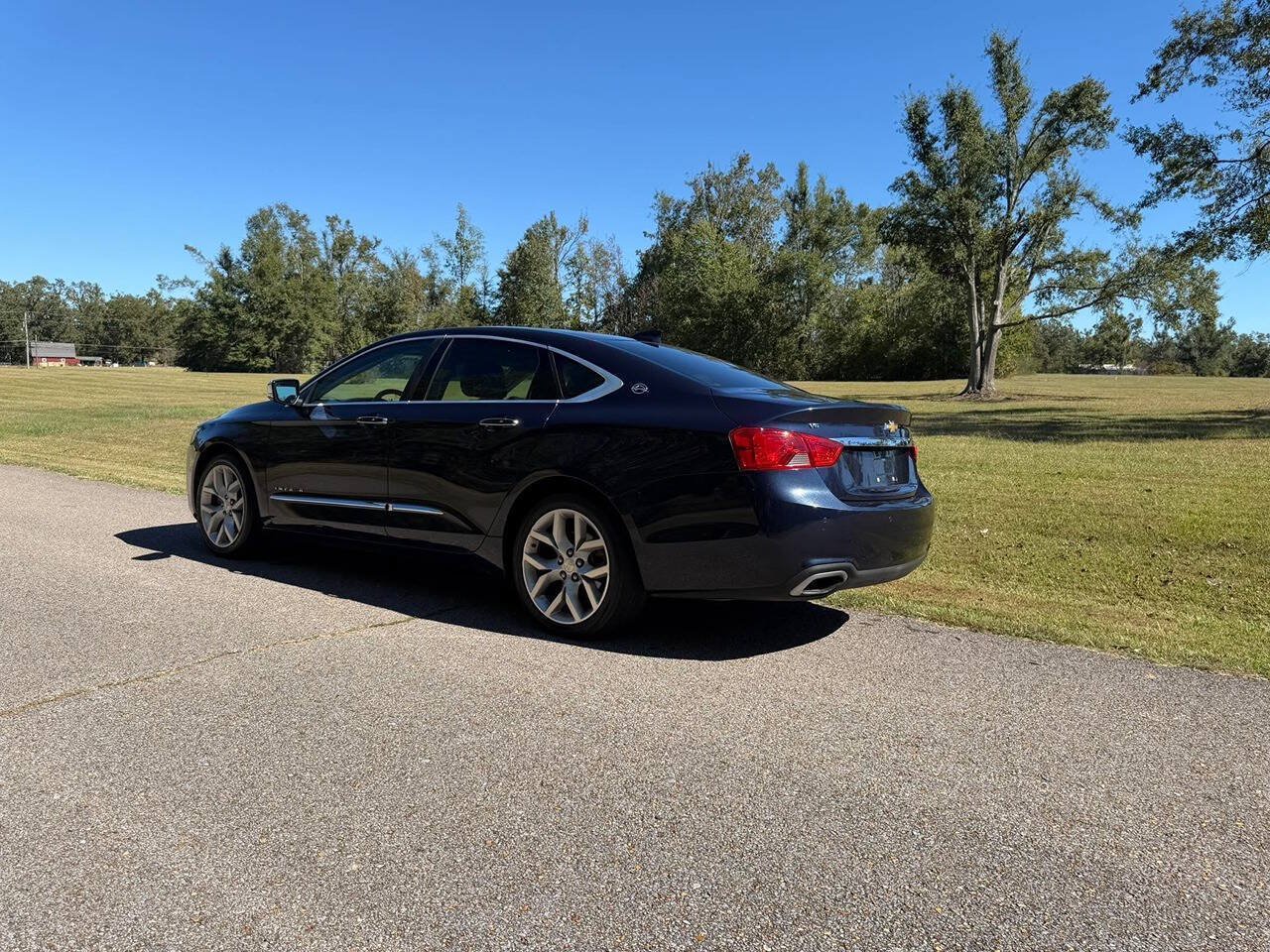 Used 2017 Chevrolet Impala Premier FWD image 5