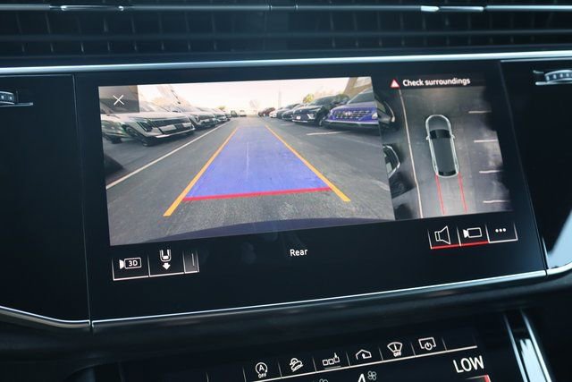 Used 2020 Audi Q8 Prestige w/ Prestige Package image 18