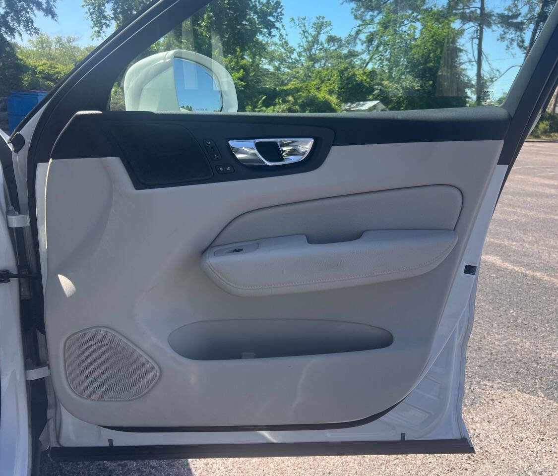 Used 2019 Volvo XC60 T5 Inscription w/ Protection Package Premier AWD/4WD image 16