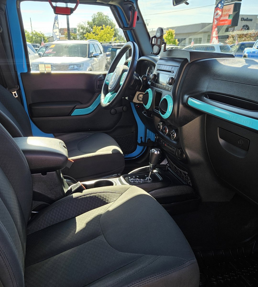 Used 2016 Toyota Tacoma TRD Off-Road w/ Towing Package AWD/4WD image 10