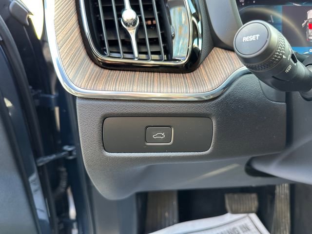 Used 2023 Volvo XC60 B5 Plus w/ Climate Package AWD/4WD image 21