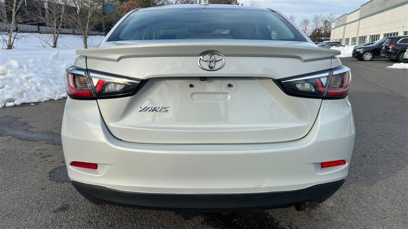 Used 2019 Toyota Yaris LE FWD image 9