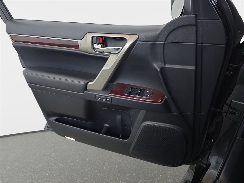 Used 2016 Lexus GX 460 image 29