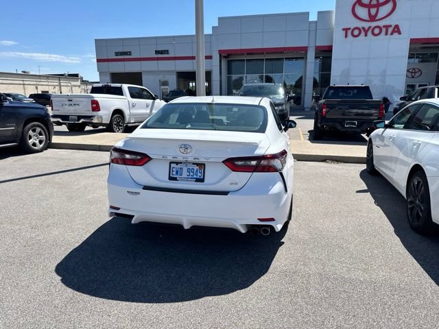 Used 2021 Toyota Camry SE w/ Convenience Package FWD image 6