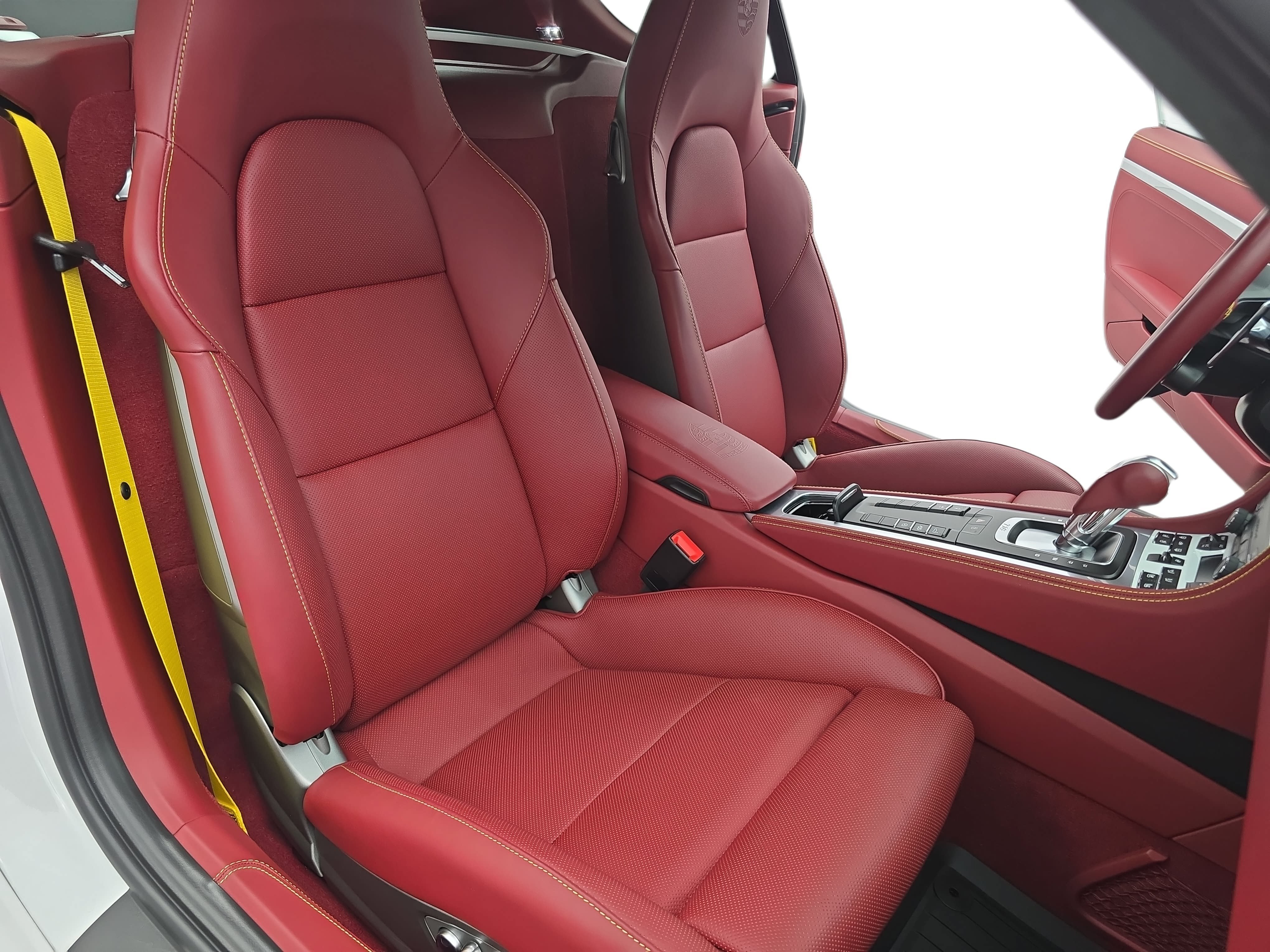 Certified 2025 Porsche 718 Cayman S RWD image 11