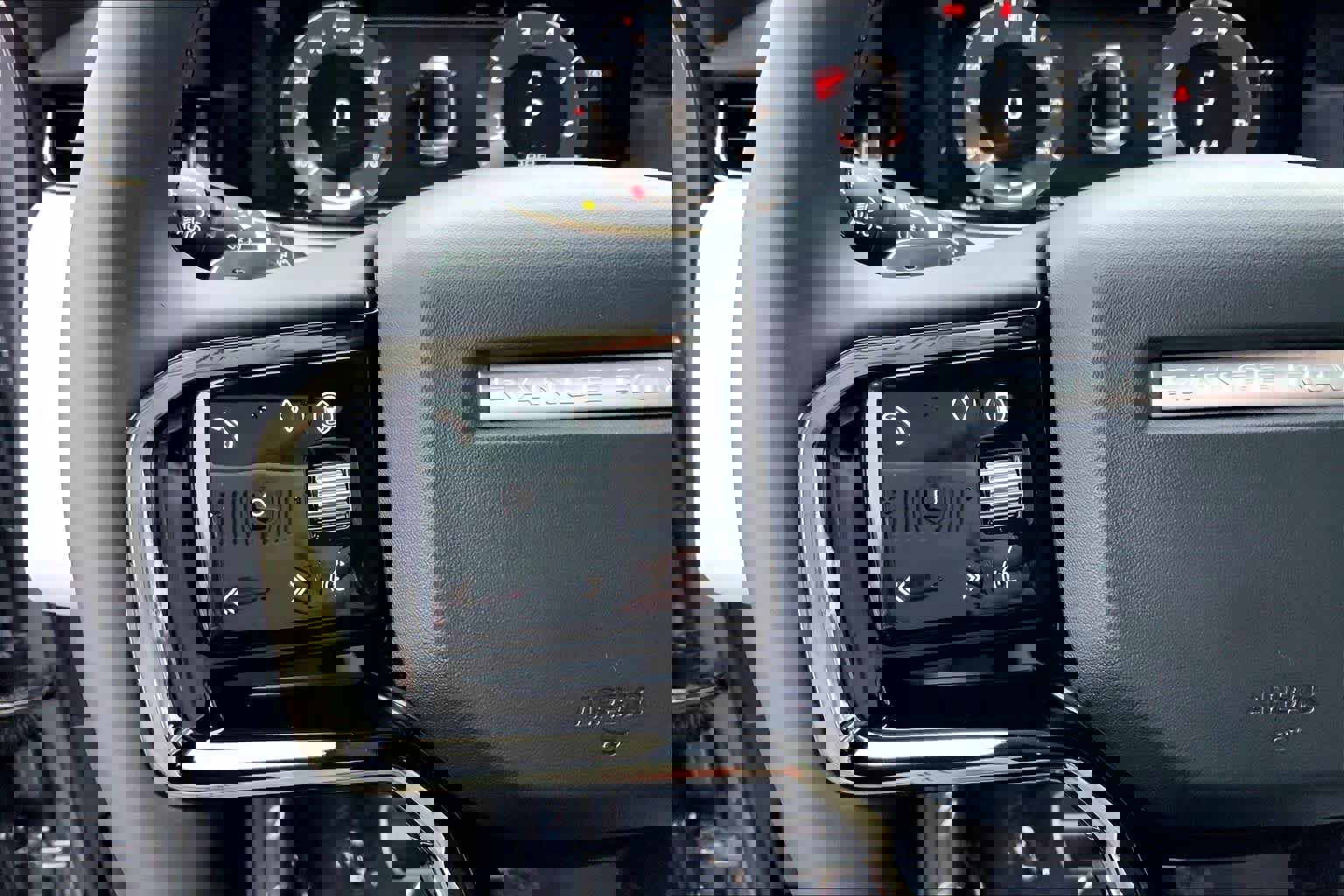 Certified 2026 Land Rover Range Rover Evoque Dynamic SE image 23