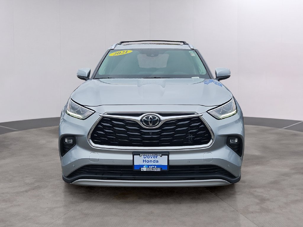 Used 2021 Toyota Highlander Platinum AWD/4WD image 2