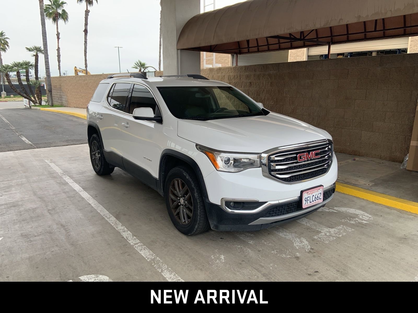 Used 2017 GMC Acadia SLT image 3