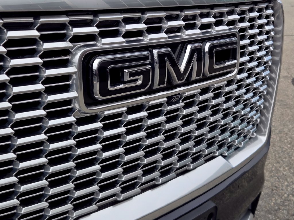 Used 2023 GMC Yukon XL Denali AWD/4WD image 6