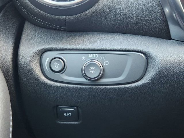 Used 2020 Chevrolet Blazer LT image 23