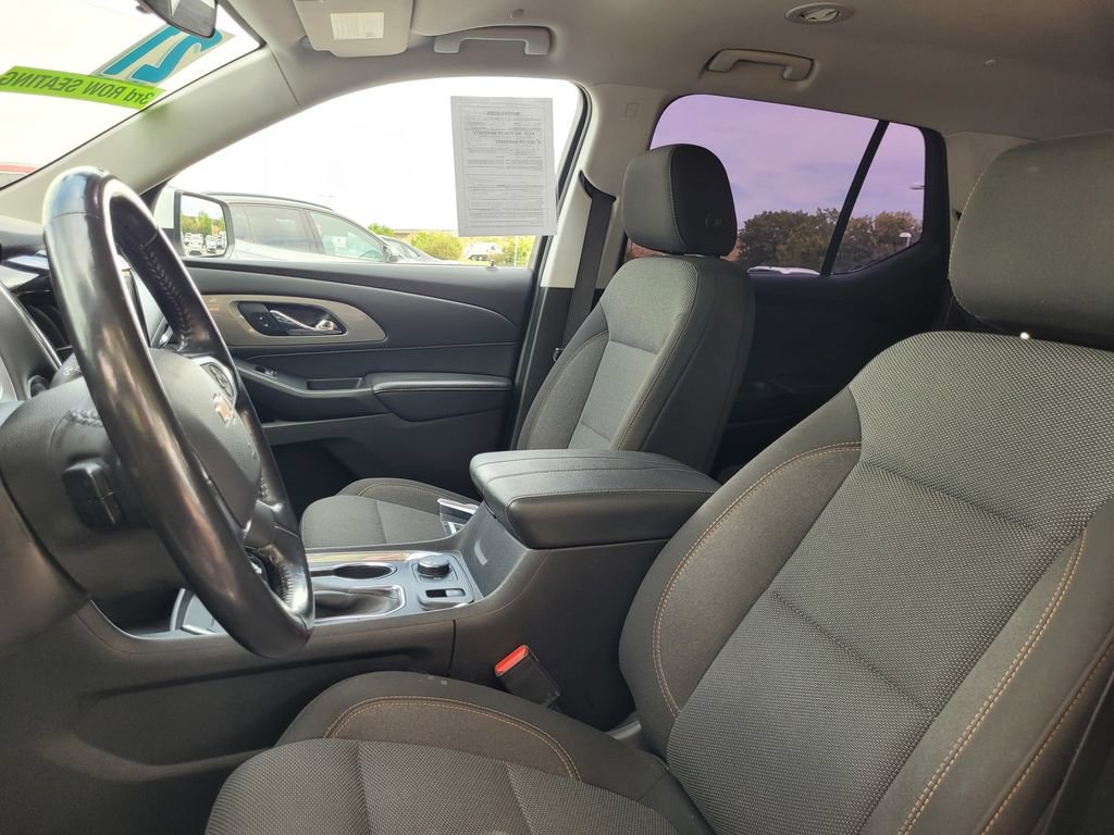 Used 2021 Chevrolet Traverse LT FWD image 11