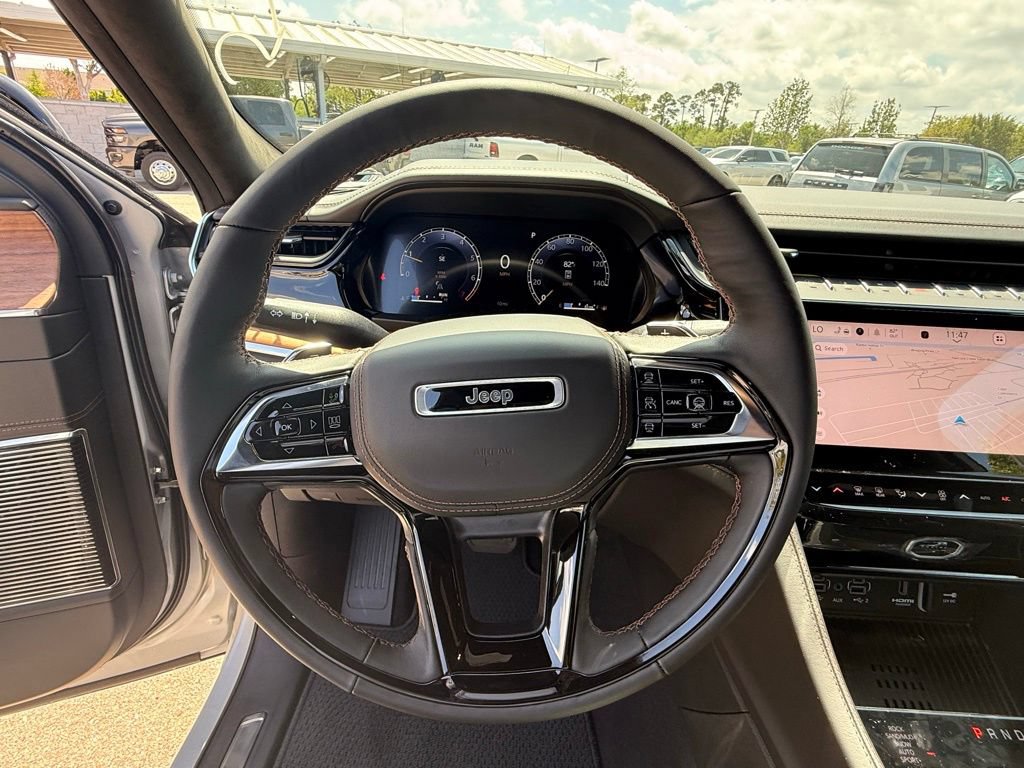 New 2026 Jeep Grand Cherokee L Summit w/ Obsidian Package AWD/4WD image 22
