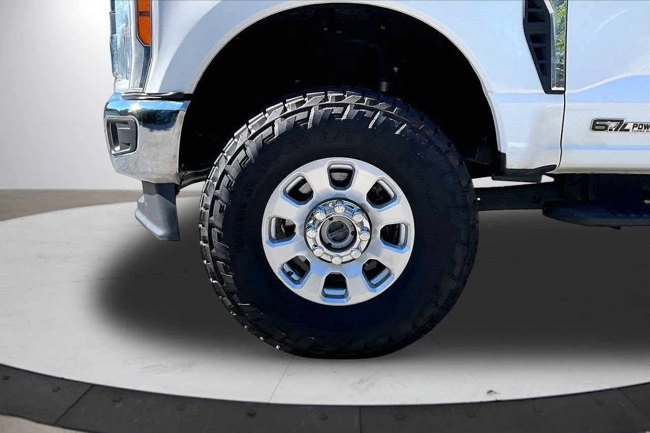 Used 2023 Ford F250 XLT AWD/4WD image 30