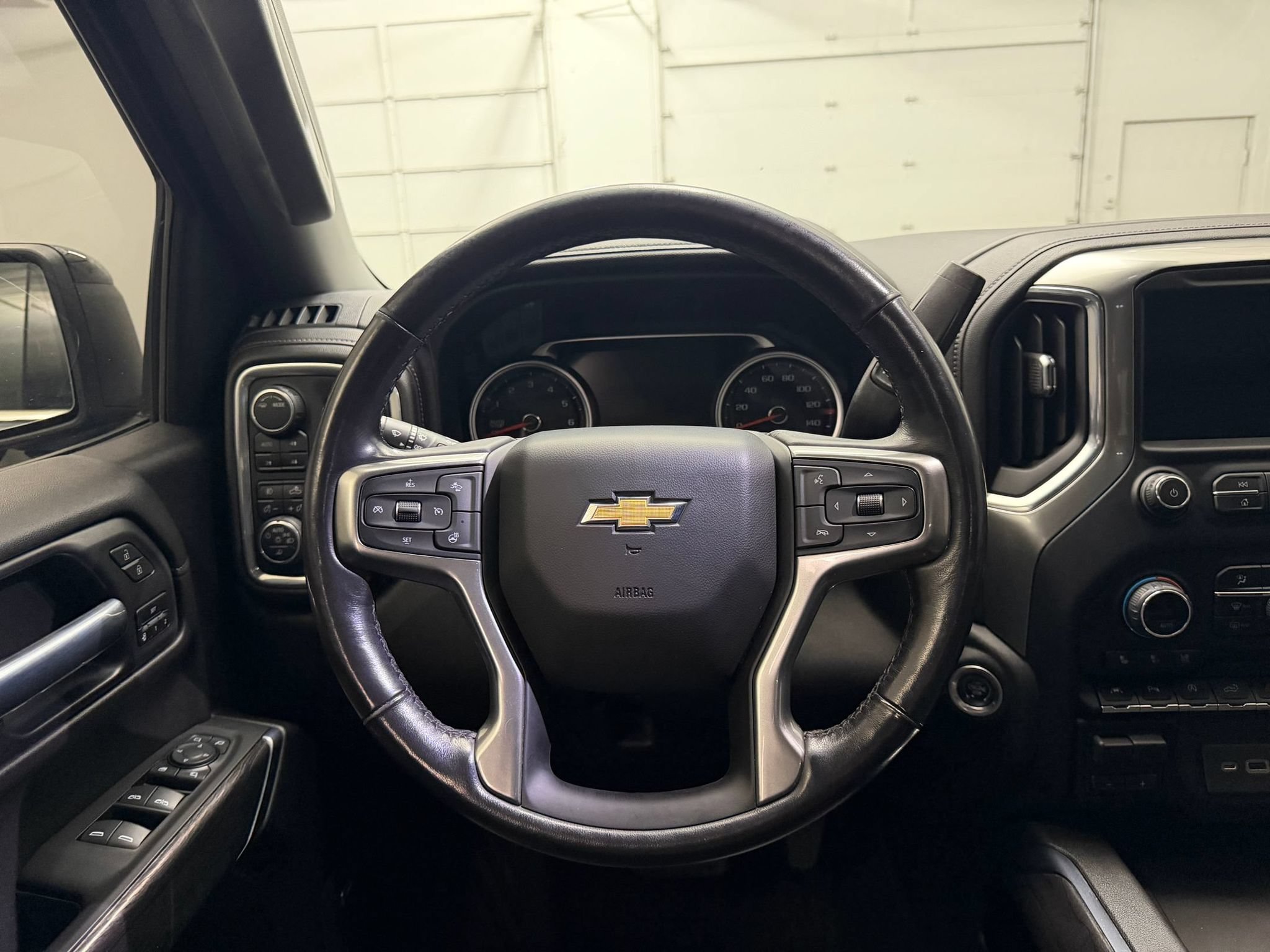 Used 2021 Chevrolet Silverado 1500 LTZ w/ LTZ Premium Package AWD/4WD image 28