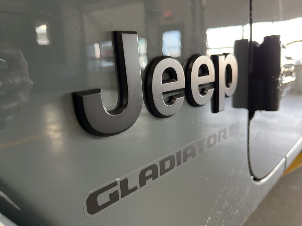 New 2026 Jeep Gladiator Sport AWD/4WD image 12