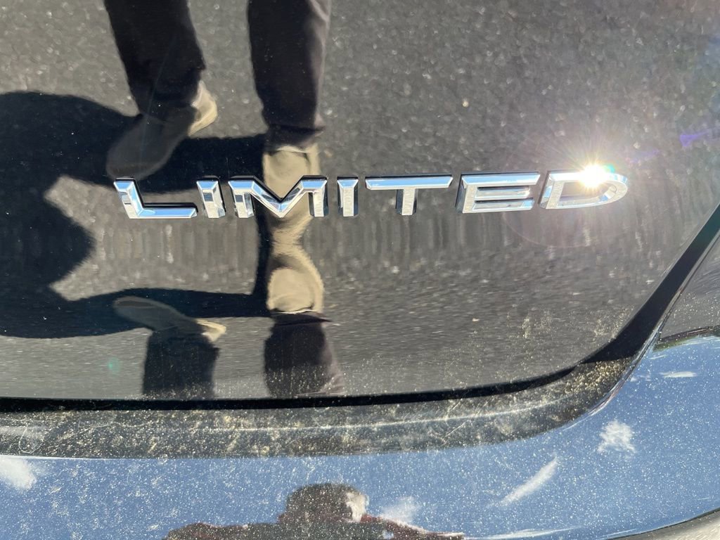 New 2026 Chrysler Pacifica Limited FWD image 12