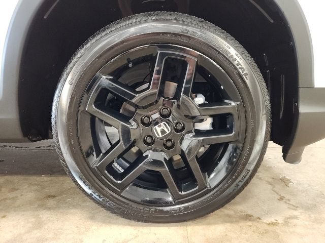 Certified 2025 Honda Passport Black Edition image 36
