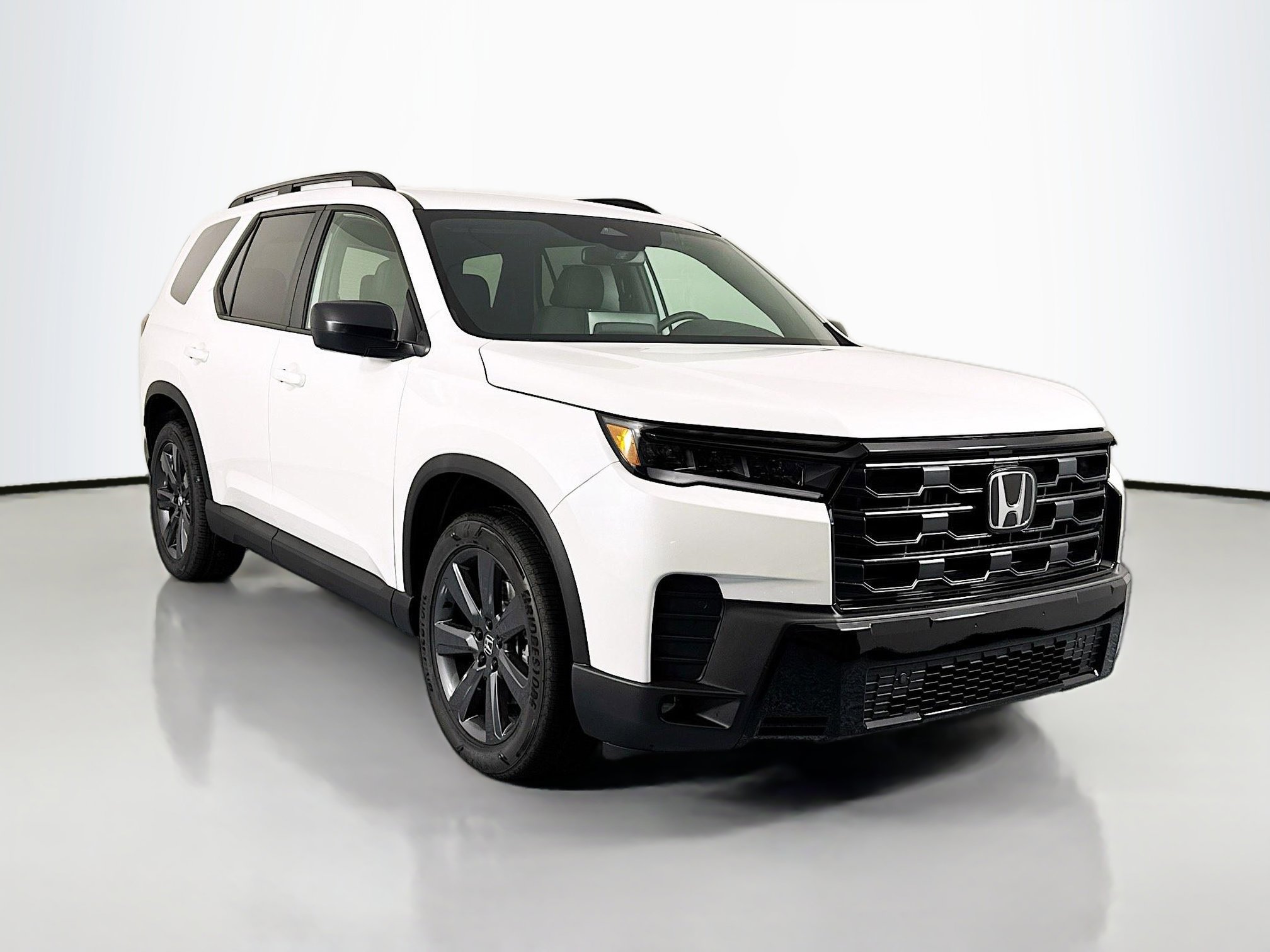 New 2026 Honda Pilot Sport image 3