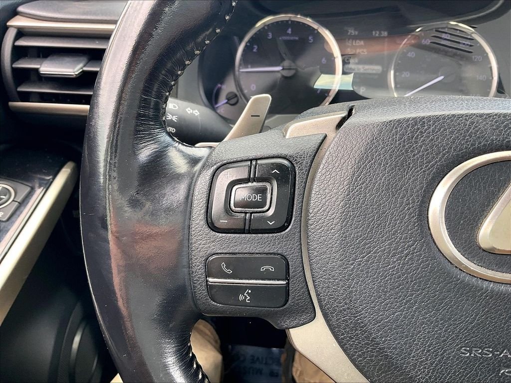 Used 2017 Lexus IS 200t w/ Premium Package RWD image 22