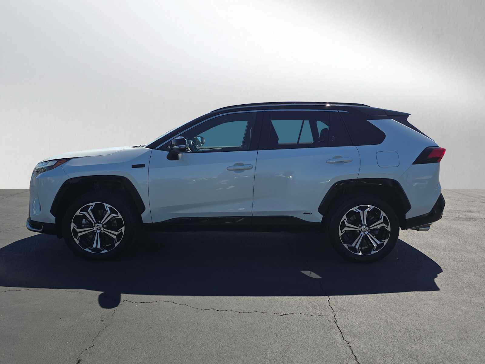 Used 2023 Toyota RAV4 XSE w/ Premium Package image 6