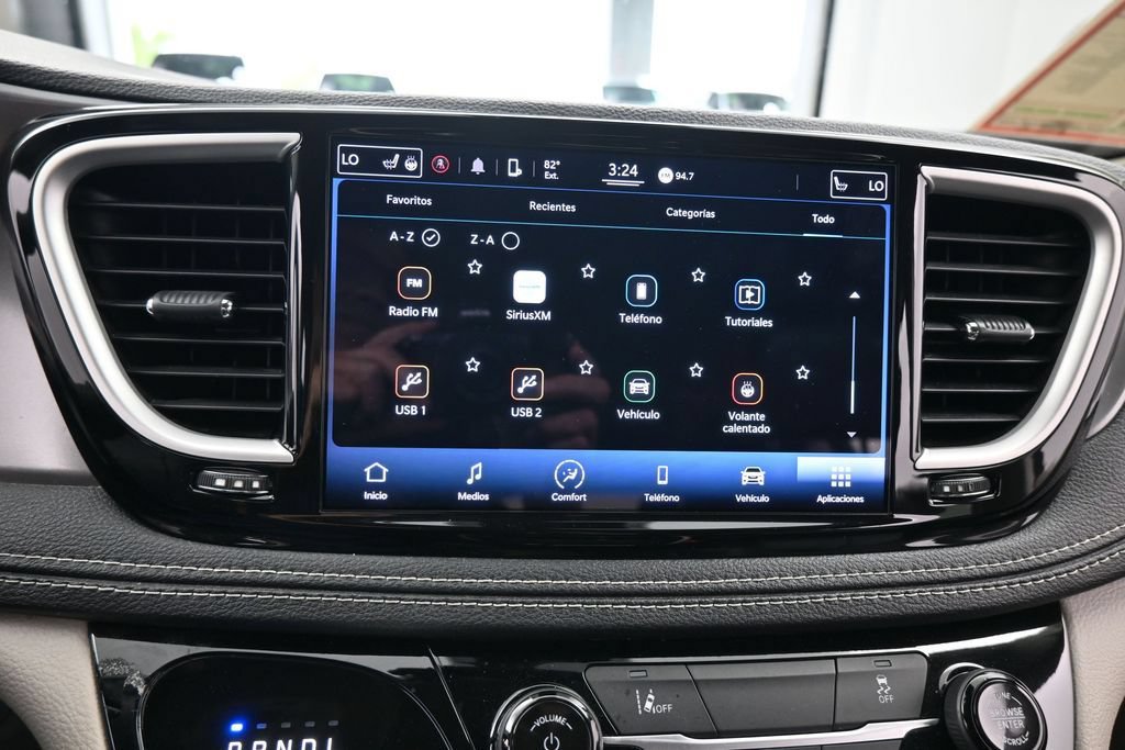 Used 2022 Chrysler Pacifica Touring-L FWD image 22