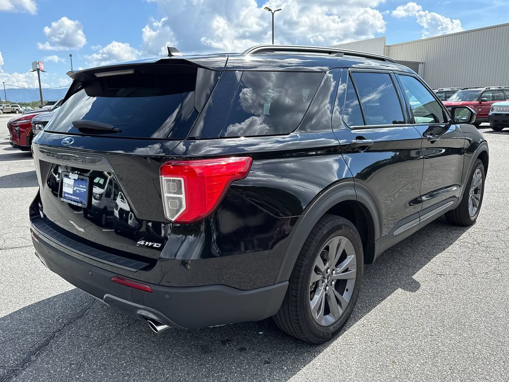 Used 2023 Ford Explorer XLT w/ Equipment Group 202A AWD/4WD image 7