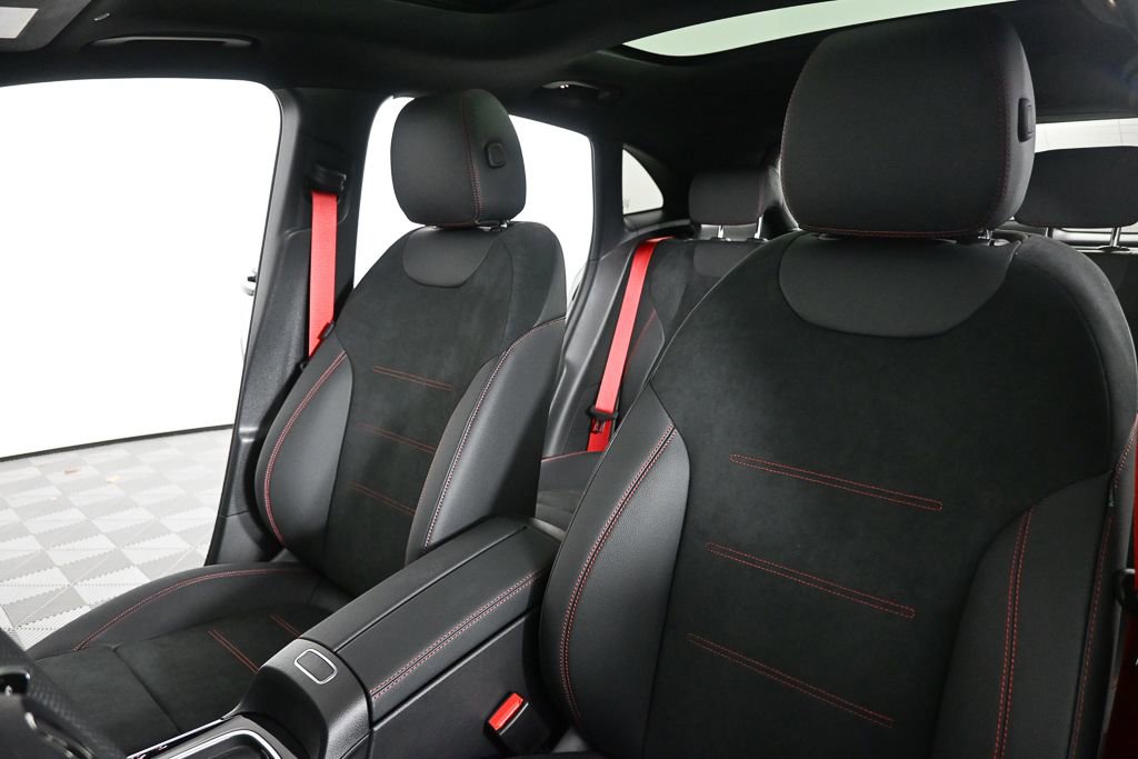 New 2026 Mercedes-Benz GLA 35 AMG 4MATIC image 5