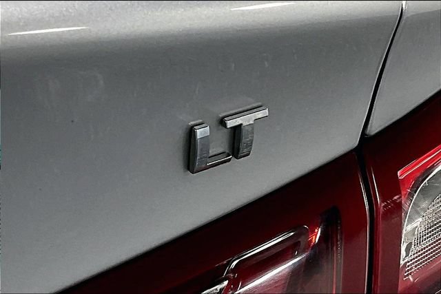Used 2020 Chevrolet Malibu LT FWD image 21