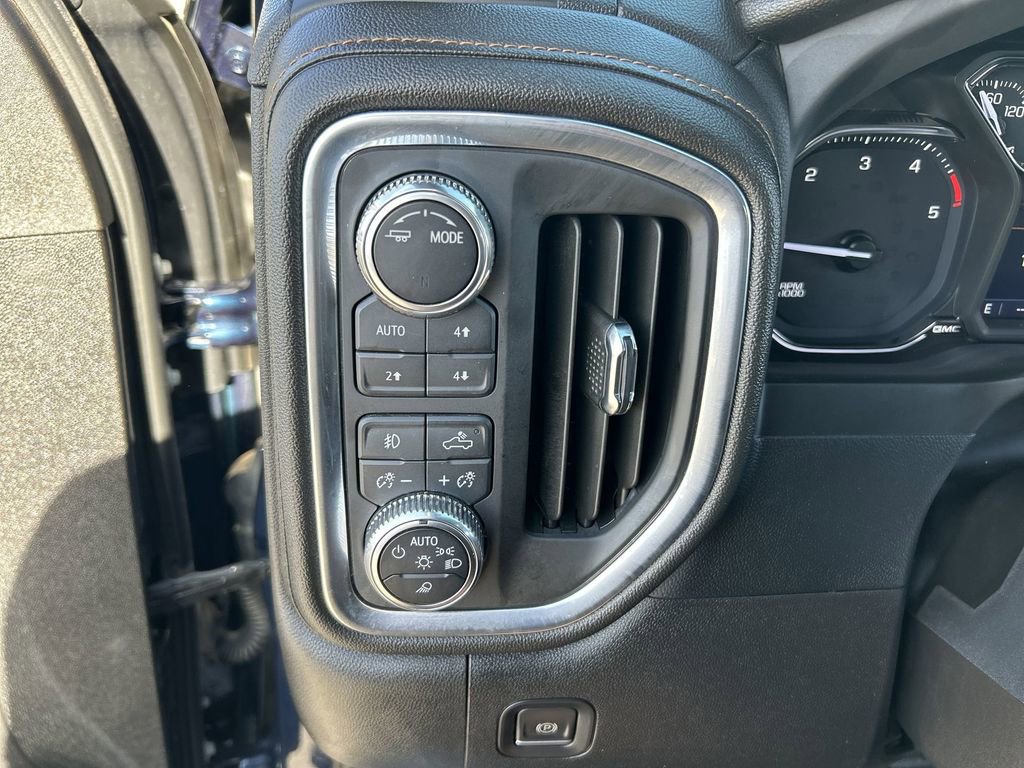 Used 2023 GMC Sierra 3500 AT4 w/ Gooseneck/5TH Wheel Package AWD/4WD image 18